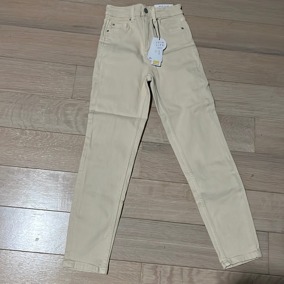 Jeans - Picture 1 of 2